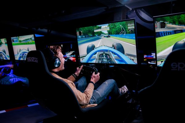Beleef je eigen F1 race! 